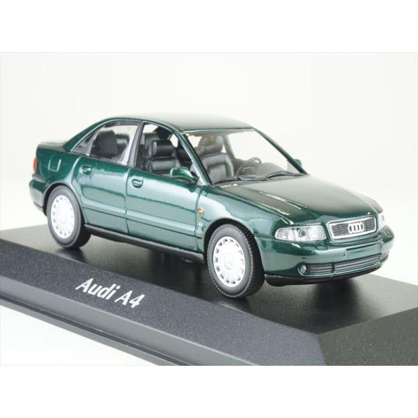 アウディ (B7) ミニチャンプス 1/18 ディーラー特注 RS4