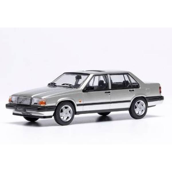 3月予約】イクソ 1/43 ボルボ 940 ターボ 1990 シルバー 完成品