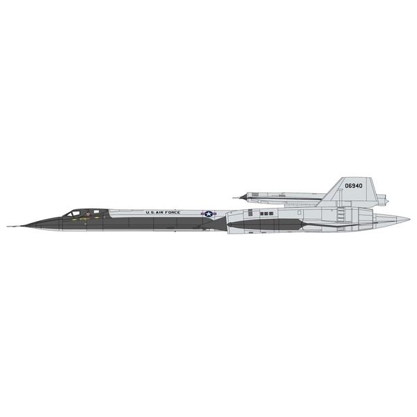 ハセガワ 1/72 SR-71 ブラックバード(A型) w/GTD-21B 02395 (模型 