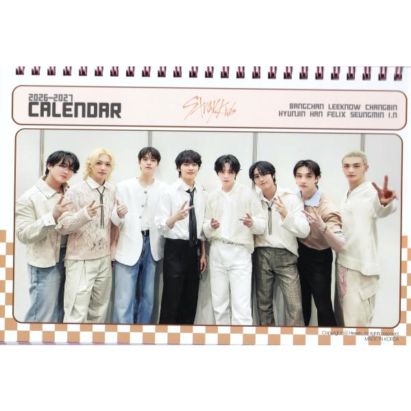 stray kids ストレイキッズ グッズ 卓上 カレンダー 2026~2027年 (2年分) + ステッカーセット K-POPSTRAY KIDS K-POP 最新 画像 グッズ ライブ dvd cd アルバム パーカー tシャツ クッ...