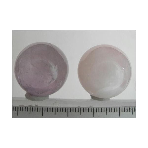 ◆アメジスト：約24.7mm径◆ローズクォーツ：約23.9mm径◇重さ：合計39.0g※現品撮影です。写真の商品をお届けします。◎この商品はメール便送料無料商品です。