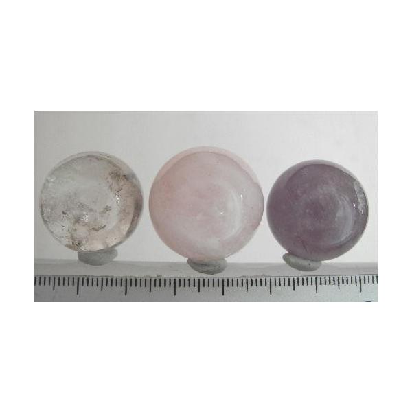 ◆水晶：約24.0mm径◆アメジスト：約24.4mm径◆ローズクォーツ：約26.6mm径◇重さ：合計65.4g※現品撮影です。写真の商品をお届けします。◎この商品はメール便送料無料商品です。