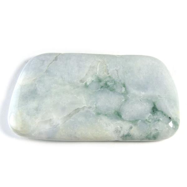 ◆大きさ：約 86ｘ48ｘ9.7 mm◆重さ：102 g◇産地：ミャンマー※現品撮影です。写真の商品をお届けします。◎この商品はメール便送料無料商品です。古来より東洋で「聖なる石」と称されてきた翡翠は、その穏やかな緑色で人々の心を魅了してき...