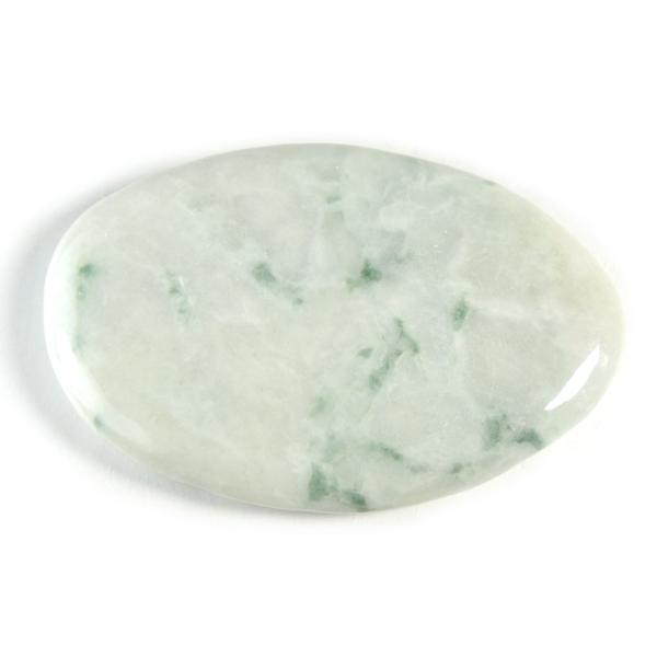 ◆大きさ：約 78ｘ59ｘ10 mm◆重さ：117 g◇産地：ミャンマー※現品撮影です。写真の商品をお届けします。◎この商品はメール便送料無料商品です。古来より東洋で「聖なる石」と称されてきた翡翠は、その穏やかな緑色で人々の心を魅了してきま...