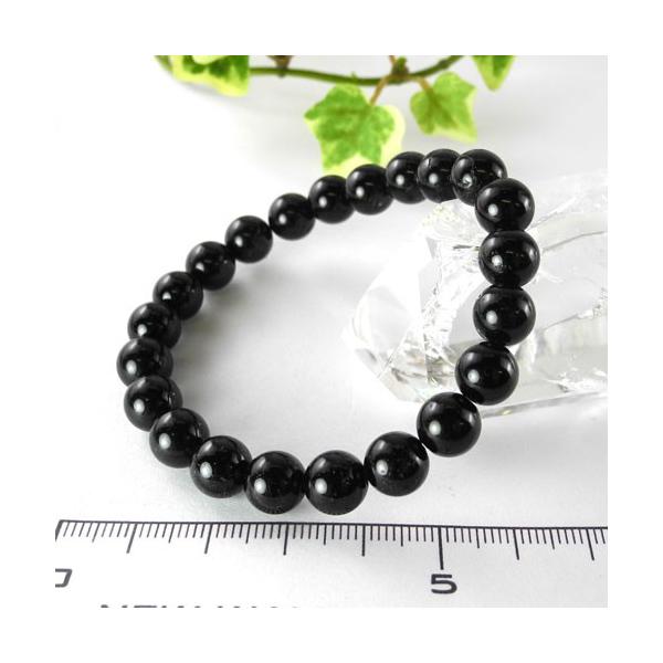 ◆サイズ：内径サイズ 約15.5cm・16.5cm・18cmの中からお選びください。◆大きさ：ブラックトルマリン約８mm径※【ワケアリ】傷やへこみなどございますが、トルマリンの電気効果は変わりません。トルマリンの両端はプラスとマイナスを帯電...