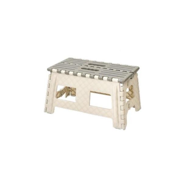 折りたたみ踏み台 22cm ワイド アイボリー●コンパクトにたたんで収納できる踏み台です。●折りたたみ可能なので、持ち運びに便利●すべり止め付なので、安心●踏み台としてはもちろん、簡易的なイスとしても使用できます。《使用時》幅41×奥行25...
