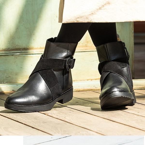 シンプルでおしゃれ fitflop スエードアンクルブーツ 22cm ベージュ