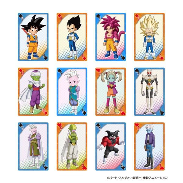 TVアニメ「ドラゴンボールDAIMA」のトランプが新登場！悟空（ミニ）、界王神（ミニ）、グロリオ、パンジの他、DAIMAで活躍したキャラクター達がたくさん詰まったトランプです。メーカー：エンスカイセット内容：トランプ…54枚、予備カード…2...