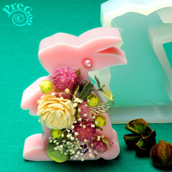 ◆完成サイズ： 9.0×7.3×高2cm 型いっぱいのワックス容量 約58g◆製品サイズ： 10.1×7.5×高2.3cm置くタイプのワックスサシェ型です。自立して立たせることができますのでドライパーツ等をデコレーションして玄関や棚やテーブ...