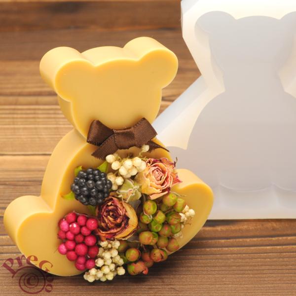 ◆完成サイズ： 8×8.4×高2cm 型いっぱいのワックス容量 約70g◆製品サイズ： 8.8×9.2×高2.3cm置くタイプのワックスサシェ型です。自立して立たせることができますのでドライパーツ等をデコレーションして玄関や棚やテーブルに置...