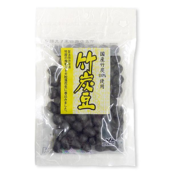 竹炭の微粉末を大粒落花生に巻き込んだ豆菓子です。国産の竹炭を100％使用しています。【竹炭の豆知識】砂と炭を何層にもサンドイッチ状にして水を浄化する方法は昔から行われています。活性炭の消臭剤は既に商品として一般的です。木炭は多孔質で、その表...