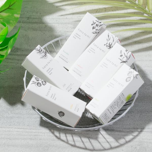 ■商品情報■3514 3513 3516 3515 3511 3512定価（税抜き）1,800円《hana to miとは》和精油と洋精油の恵みを融合したホリスティックアロマブランドです。ホリスティックアロマの基本である、鼻呼吸を意識するこ...