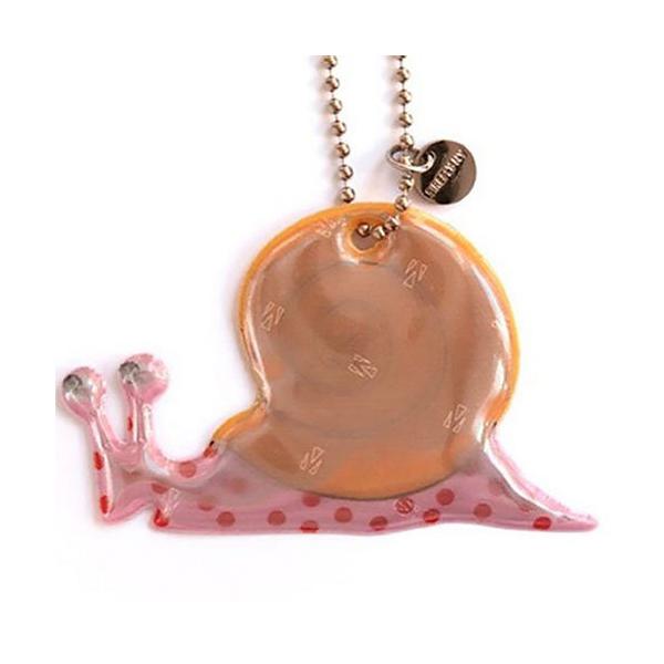 FIREFLY(ファイヤーフライ)のリフレクター。暗闇でピカッと光る反射マスコット。夜は暗闇の中で見られる楽しさとスタイリッシュなアクセサリー。コート、バックパック、バッグ、ベビーカーのジッパーに取り付けます。通学や塾帰り、夜道を歩く時に☆...