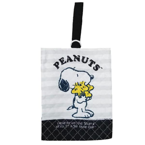 表裏とも同柄プリントのキルト生地シューズケースです。キルト生地なので汚れたシューズを入れても、ネットに入れて洗濯機で洗えます。便利なネームタグ付きで、キルト生地の内側・外側の好きなところにアイロンで貼ることができます。おそろいの柄で、キルト...