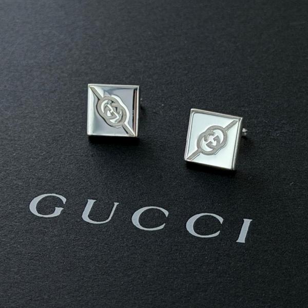 【片方購入歓迎】GUCCI シルバー スタッドピアス ロゴ入り GUCCI（グッチ） ピアス レディース メンズ ユニセックス シルバー