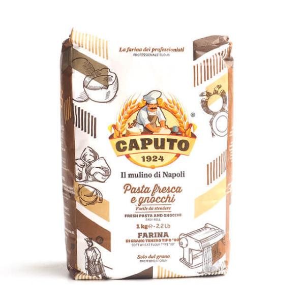 カプート社は、1924年創業のナポリにある製粉会社です。小麦を時間をかけてゆっくりとすりつぶす伝統的な手法を用いて製粉し、小麦本来の風味を感じられる上質な小麦粉を生産しています。タフレスカ・エ・ニョッキは、でんぷんと強いグルテンを含有し、生...