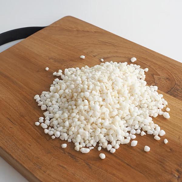 国産米を使ったライスパフです。チョコレートに混ぜると、香ばしい風味とサクサクとした食感が楽しめます。