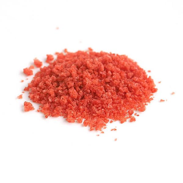 カリカリの顆粒状になったイチゴです。チョコレートやメレンゲ菓子、マカロンなどアイデア次第で様々なお菓子に面白い食感とフルーツの香りが口の中に広がります。