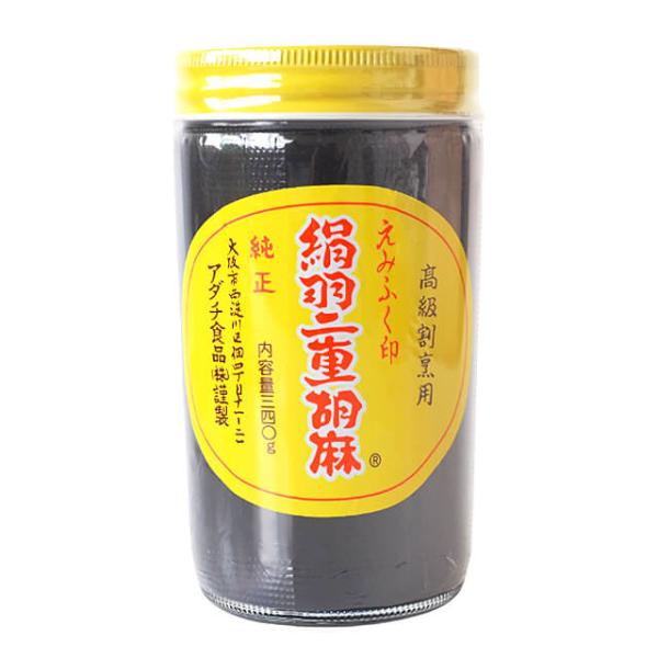 厳選した香りの高い優良な黒胡麻を日本国内で丹念に煎り風味豊かで濃厚なペースト状に仕上げたこだわりの逸品です。黒胡麻豆腐、黒胡麻プリンや黒胡麻クッキーなど、幅広くお使いいただけます。