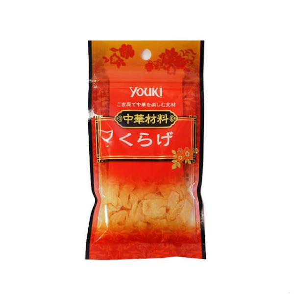 ご家庭で中華を楽しむ食材。コリコリと歯触りの良いくらげです。冷水に1〜2時間浸けて塩抜きをし、もみ洗いをした後、さっと湯通しして、中華くらげや酢の物などにご使用ください。