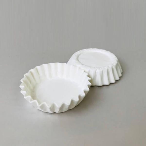 マドレーヌの型に敷いてお使いください。