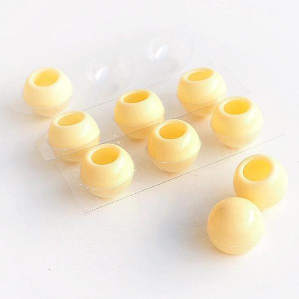 ガナッシュを流しこんで固めれば簡単にチョコレートトリュフが作れます。ベーシックなトリュフやボンボンショコラの他、ロリポップタイプのチョコにもお使いいただけます。サイズ： 直径26mm