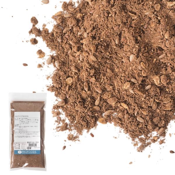 穀物を配合した健康的なミックス粉です。雑穀ベースで、生地に魅力的な褐色と、香ばしく深みのある味わいを加えます。しっとりとした食感を損なわない絶妙なブレンドになっています。小麦粉のうち、10〜25％をマルチシリアルに置き換えてご使用ください。