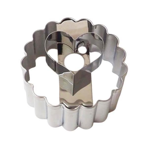 ドイツの製菓器具メーカー、BIRKMANN（バークマン）社のクッキー抜型は、日本製には見られない多彩でユニークなデザインが人気です。ハートがかわいいサンドクッキーが作れる抜型です。お好みのジャムやクリームをはさんでどうぞ。※こちらの商品は、...