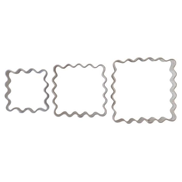 クッキー作りが楽しくなる、ステンレス製の抜き型です。大・中・小の3個セット。入れ子式で場所をとりません。