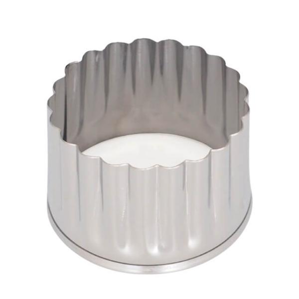 クッキーやパイ生地など、幅広い用途で使える抜き型です。