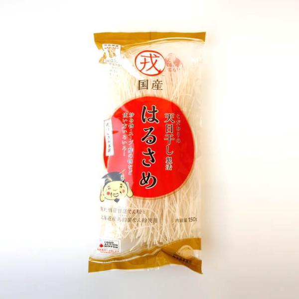 食品添加物不使用。昭和38年創業。南九州産の甘藷（さつまいも）でんぷんと北海道南十勝産の馬鈴薯（じゃがいも）でんぷんを原材料に、弊社の目指す春雨になるよう吟味を重ねこだわり抜いています。「天日干し」製法は、弊社の春雨を象徴する光景のひとつで...