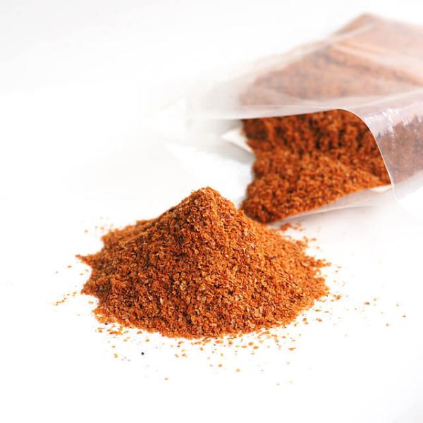 栄養価の高い小麦胚芽をパン作りに適すよう、風味良く高温で焙焼しました。ドイツパンや田舎パン等の生地に加えれば、香ばしいパンに仕上がります。また、発酵を伴う菓子類にもご使用いただけます。パンの場合は、粉に対して5〜10％を目安にお好みで配合し...