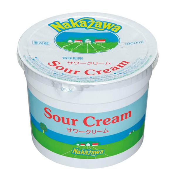 ロシアから世界へひろがり、日本で製造したペースト状の発酵クリームで、ヨーグルトのような爽やかな酸味があります。乳脂肪分40%のコクと独特の風味、なめらかなツヤとキメが特長です。さっぱりとした口当たりで、ババロアやムースをはじめ、クリームチー...