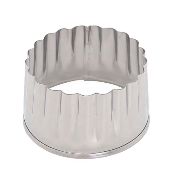 クッキーやパイ生地など、幅広い用途で使える抜き型です。