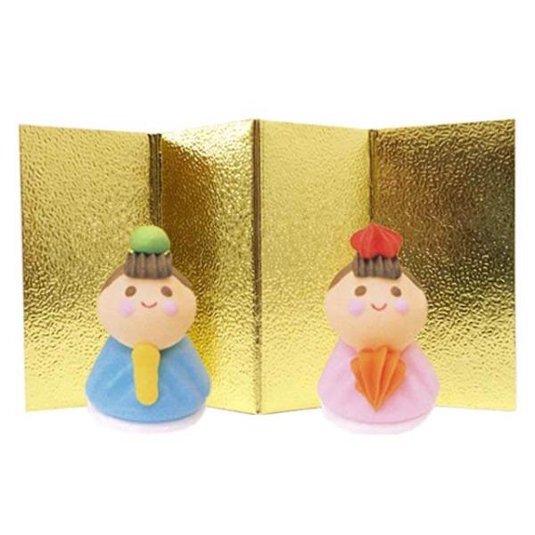 ケーキに飾るだけで、ひな祭りケーキに大変身！かわいいお内裏様とお雛様のメレンゲドールと、金屏風のオーナメントセットです。サイズ：お内裏様・お雛様(約35×23mm)、金屏風(約50×100mm)