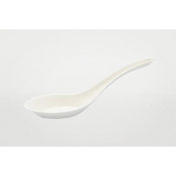 バガスと竹から作られた環境に優しいレンゲです。素材に厚みがあるため強度があります。 。138×43mm