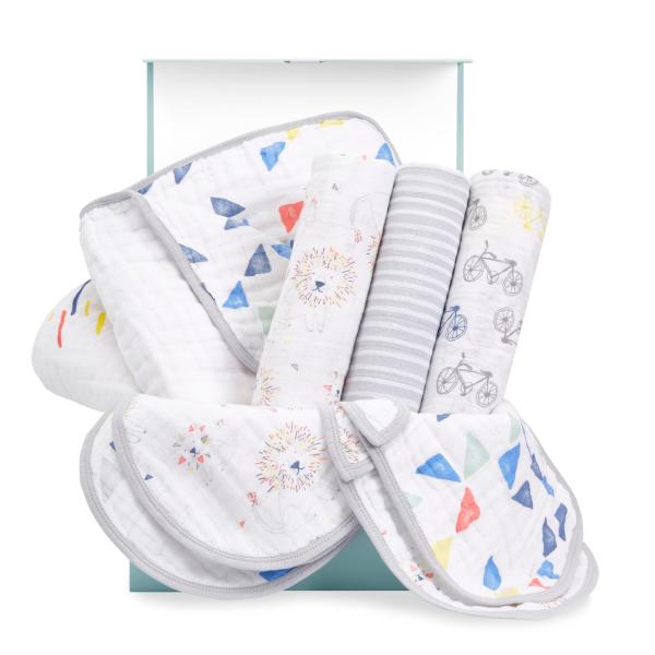 【商品概要】出産祝いに最適な、多機能アイテムが揃うギフトセット通気のよいコットンモスリンが、赤ちゃんのお肌を優しくサポート洗濯機で洗え、出産祝いにぴったりな専用ボックス付きモスリンコットンは、長年おくるみとして使われてきた伝統的な細かな織り...