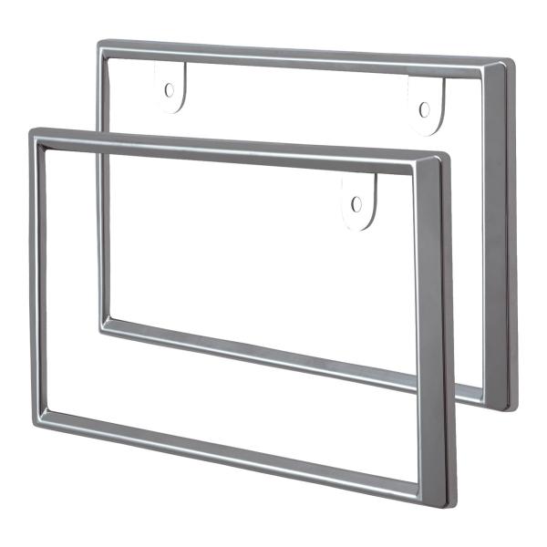 【商品概要】50年以上も国内カー用品市場で実績を積んできた大手カー用品メーカー「セイワ(SEIWA)」から登場。フロントとリアのナンバープレートにそれぞれ取り付けできるナンバーフレームセットです。重厚感あふれるクローム調で高級感溢れる雰囲気...