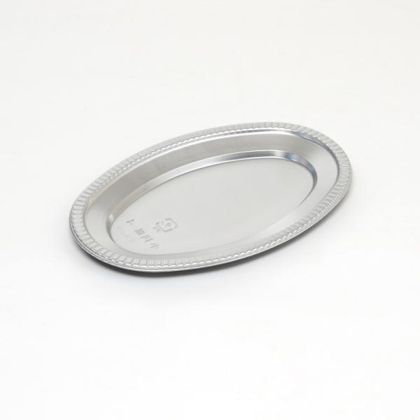 JANコード：4945965039336　シモジマコード：004462409材質：HIPSサイズ：外寸:240φ×160mm金属のお皿をイメージした小判型の皿です。オードブルを豪華に演出します。裏面は黒色で、製品の特性であるアルミ蒸着をより...