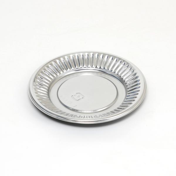 JANコード：4945965040257　シモジマコード：004462905材質：HIPSサイズ：外寸:155φ×16mm金属のお皿をイメージした丸皿です。しっかりとしたコーティング加工でバーベキューやオードブルの取り分け皿に便利です。裏面...
