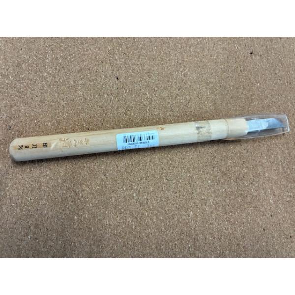 新品未使用ですが、店頭展示品です。切れ味の保証はできかねます。研磨が必要な場合はご購入者様でよろしくお願いいたします。刃カバーは劣化している可能性があります。写真の通り、汚れがあります。必ずご確認の上、ご購入ください。