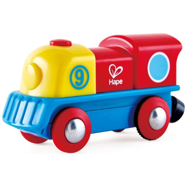お取り寄せ ハペ ブレイブ・リトル・エンジン 木製電動機関車 18か月以上 Hape Brave Little Engine Wooden Batte