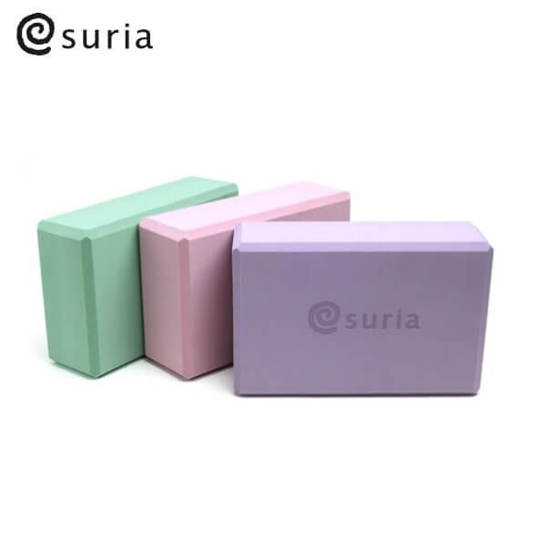 ■サイズ約23×15×7.5 cm、重さ:約300g■素材ＥＶＡ/台湾製■特徴きれい色ニュアンスカラーのヨガブロックポーズの補助に使用するヨガブロックです。密度が高く安定感があります。正面にスリアのエンボスロゴが入っています。リストラティブ...