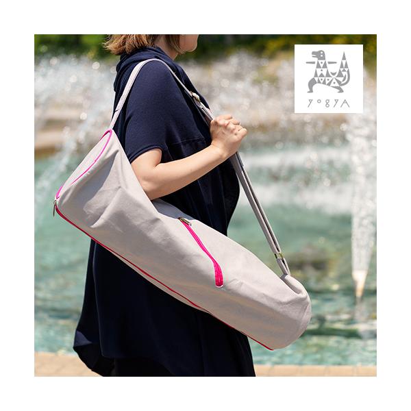 ■サイズ長さ約66cm×直径約19cm※ショルダーはアジャスター付き※一般的な６ミリ厚のマットが収納可能■素材表地：キャンバス裏地：オックスフォード（光沢感が、通気性の良い素材です。）■特徴ゆったりサイズでヨガマットも収納できるバイカラー ...