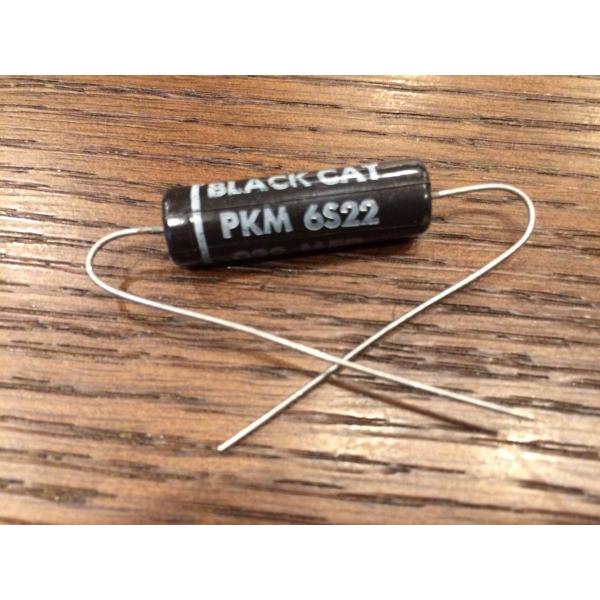 Spragueよりもカラッと明るいハイクオリティコンデンサ。Cornell シリーズ※Black Cat : スタンダードなバイト感、レンジが低音まで広く、枯れた感じが強い。※Greenie : Black Catと似ているが、若干バイト感...