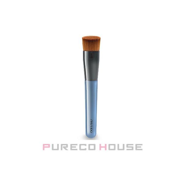 メーキャップアーティストの仕上がりを徹底分析。毛の質・長さ・斜めフラットの3面で、完成度の高い美肌をテクニックフリーで実現するファンデーションブラシ。パウダリー・リキッド・クリーム・固型乳化タイプのファンデーション用ブラシです。しなやかに肌...