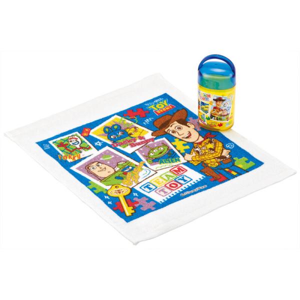 行楽や普段使いに便利なおしぼりとケースのセット。開けやすいように持ち手が付いたクリアな透明素材のケースです。濡れたおしぼりを凍らせてお弁当と一緒に持つと保冷剤代わりになっておすすめです名前シール付き。商品サイズ(約)ケース：横58×縦44×...