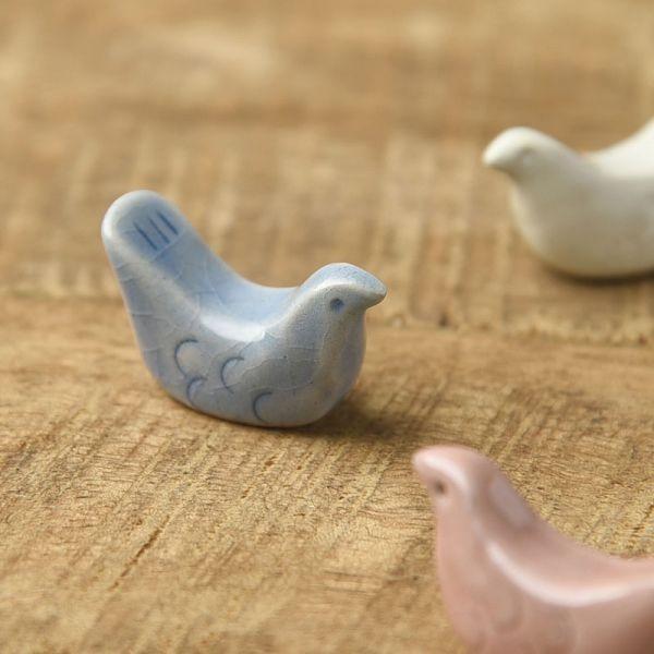 美濃焼 土作りの小鳥箸置き 薄ブルー　　日本製