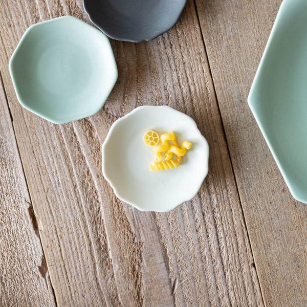 美濃焼 小田陶器 meimeiware(メイメイウェア) 10cm小皿(豆皿) 稜花 青白　　日本製