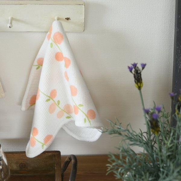 和歌山県高野山の麓にある原田織物。そこで1940年代から作られている、名作ふきんです。ニット製品の為、布帛(ふはく)とは異なり、手の中に収めた時の弾力が強く吸水性が良い為、たくさんの食器を拭くことができます。無蛍光で仕上げてあるので安心して...